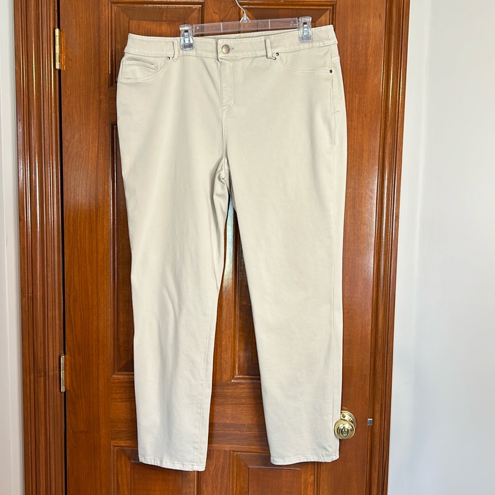 Chicos size 3 platinum light tan stretch pants.